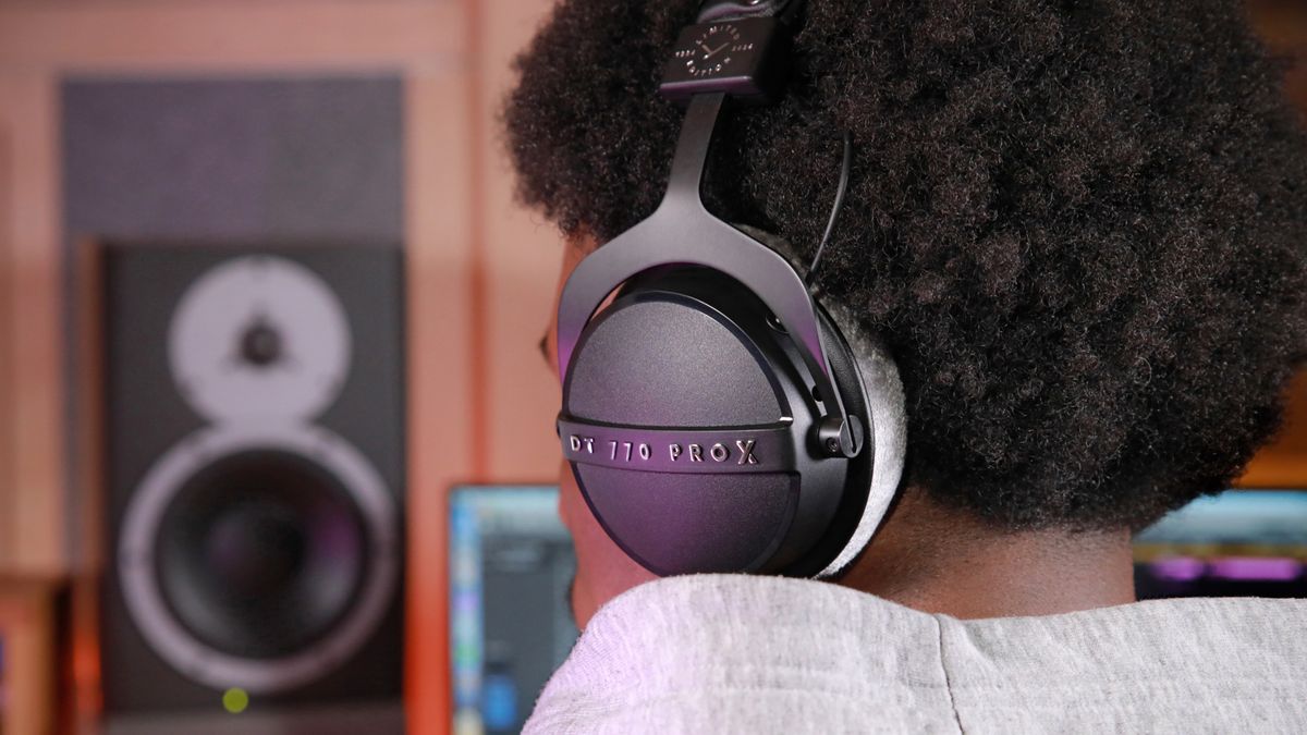 Beyerdynamic re-releases 39-year-old headphones (again!) and I’m still buying ’em